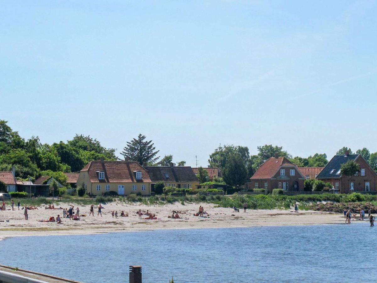 4 Person Holiday Home In Bandholm Exteriör bild