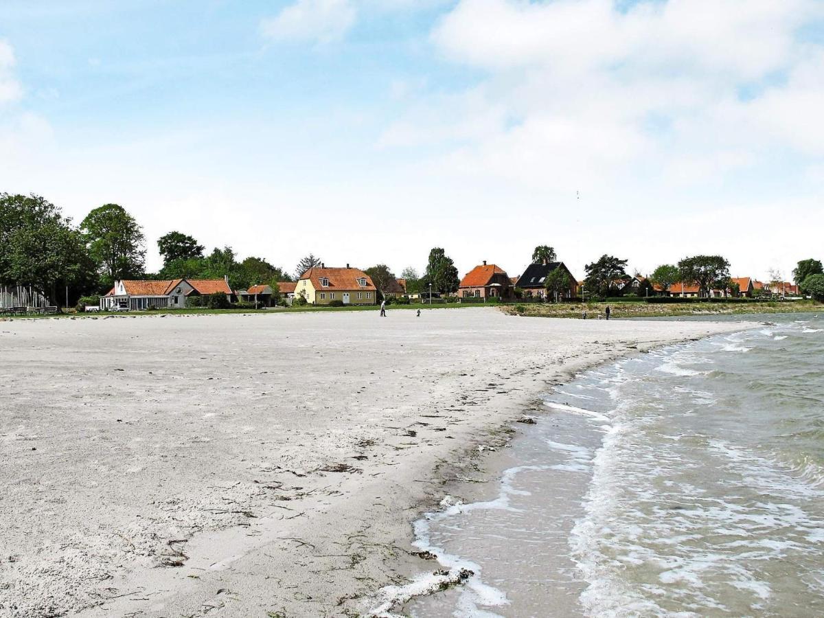 4 Person Holiday Home In Bandholm Exteriör bild