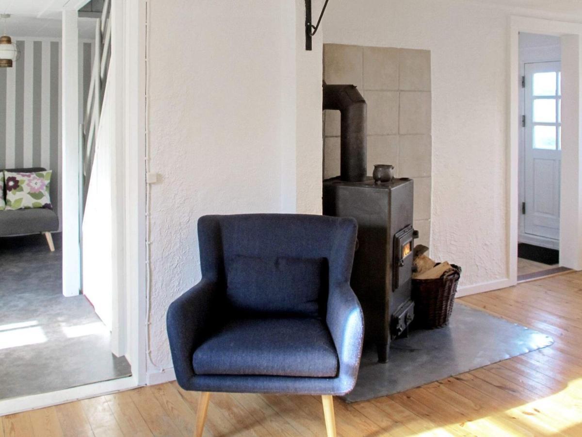 4 Person Holiday Home In Bandholm Exteriör bild